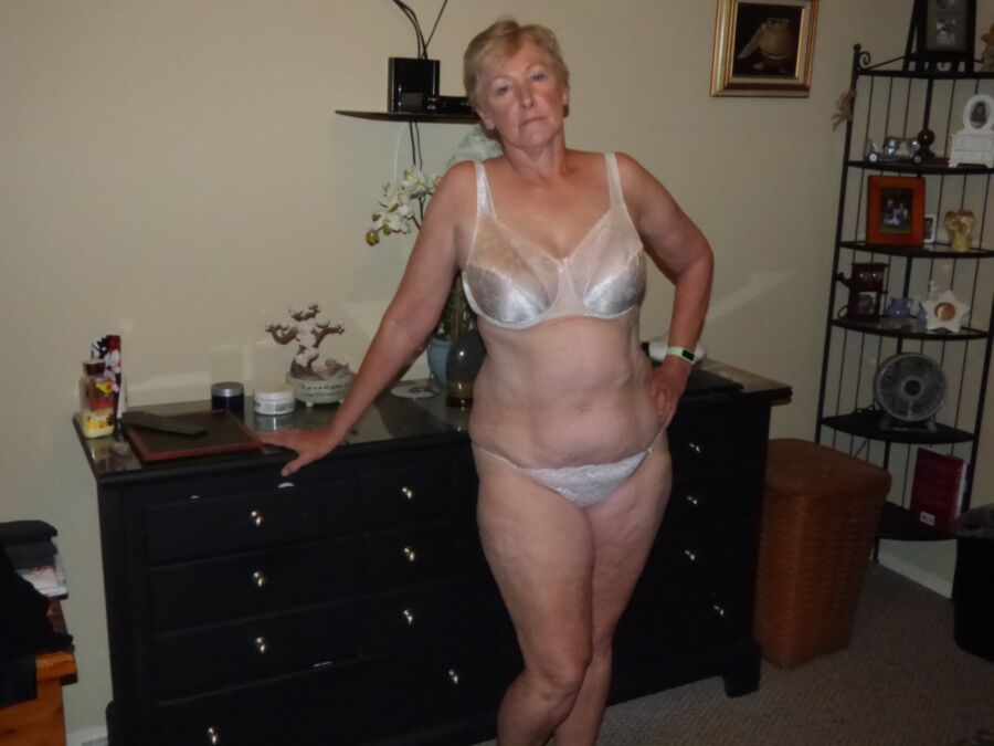 Free porn pics of granny gets naked 2 of 13 pics