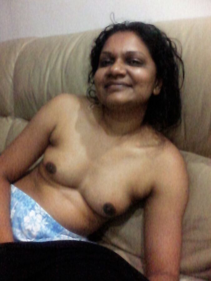 Free porn pics of desi indian aunty nude 3 of 11 pics