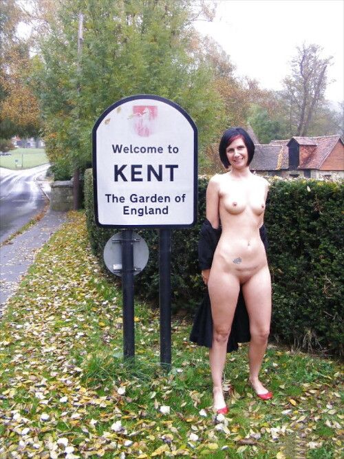 Free porn pics of Naked British women 14 of 25 pics