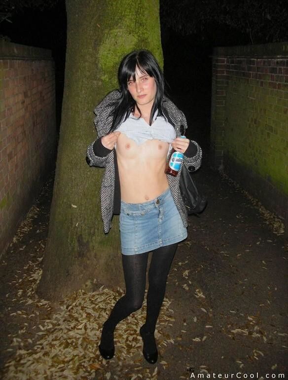 Free porn pics of uk Chav girl 22 of 156 pics