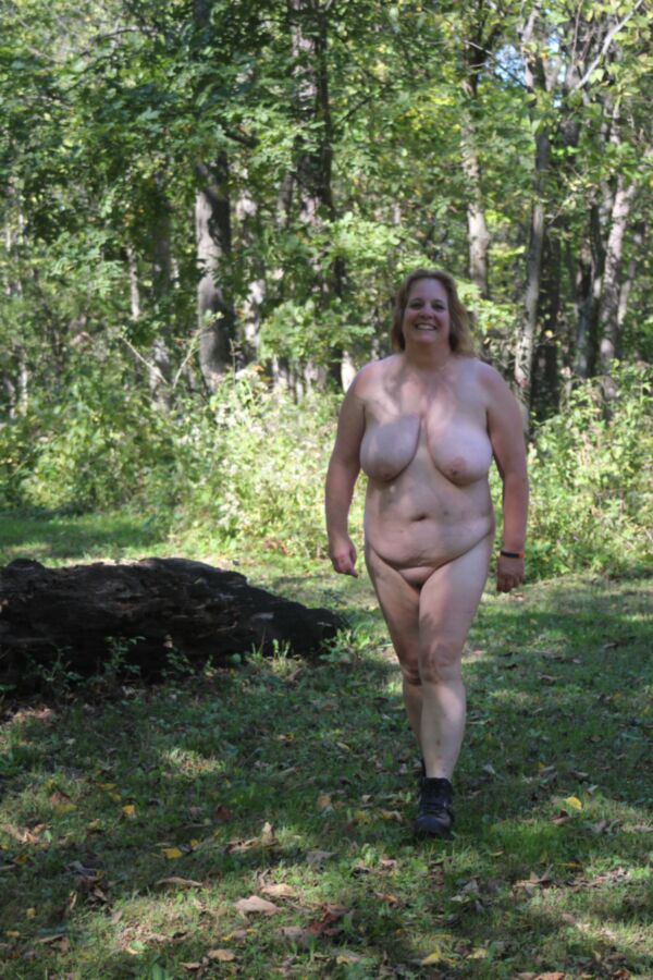 Free porn pics of Plumper full nude outdoors 1 of 4 pics