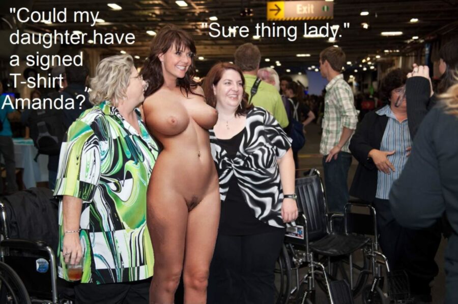 Free porn pics of Amanda Tapping exposed at Toronto Expo 7 of 19 pics