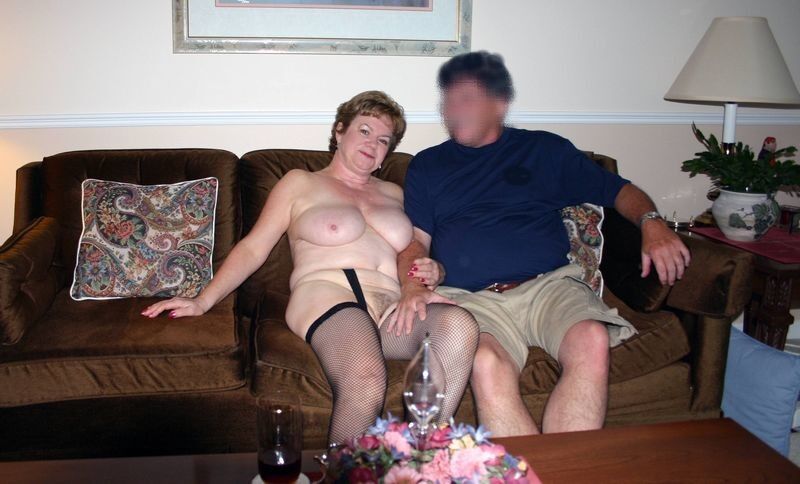 Free porn pics of some years back - at home with an officemate 1 of 12 pics