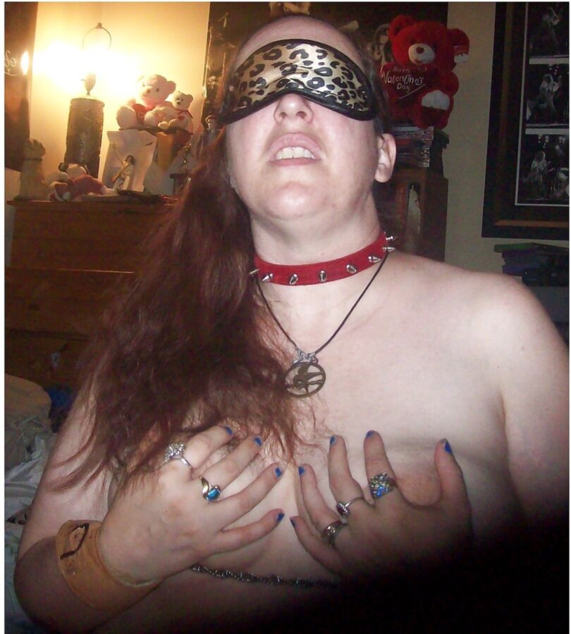 Free porn pics of BDSM blindfold. 6 of 24 pics