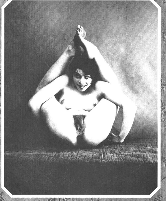 Free porn pics of flexible lady 2 of 31 pics