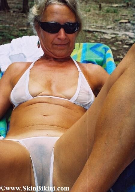 Hure Granny Bikini Doppelter