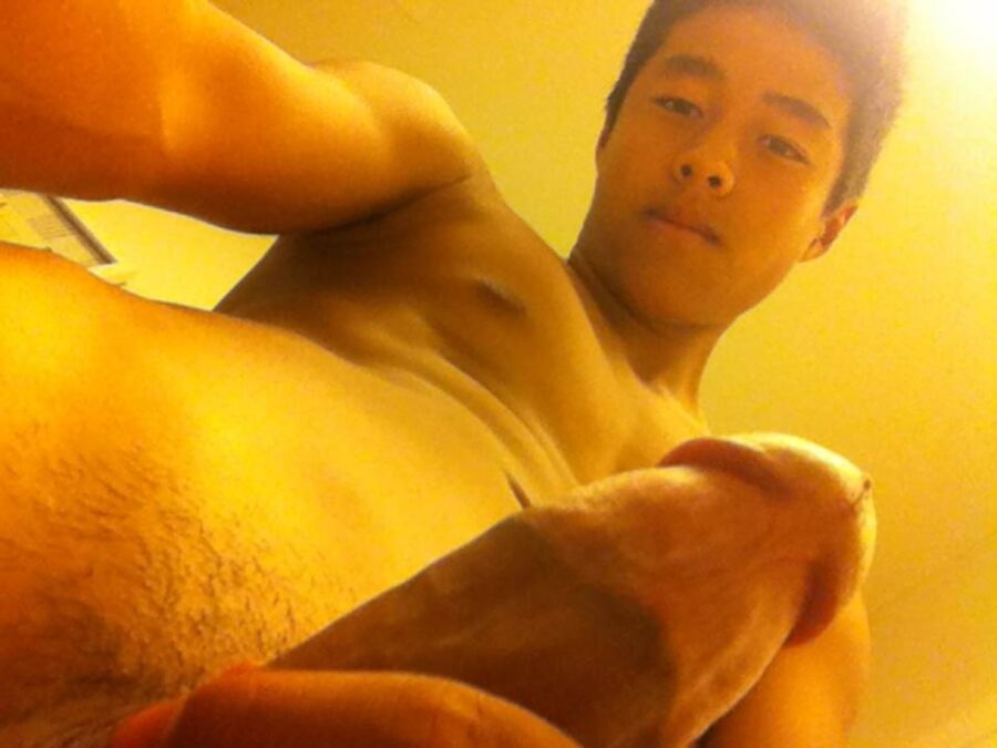 Free porn pics of Blessed Asian Boys IV 17 of 24 pics