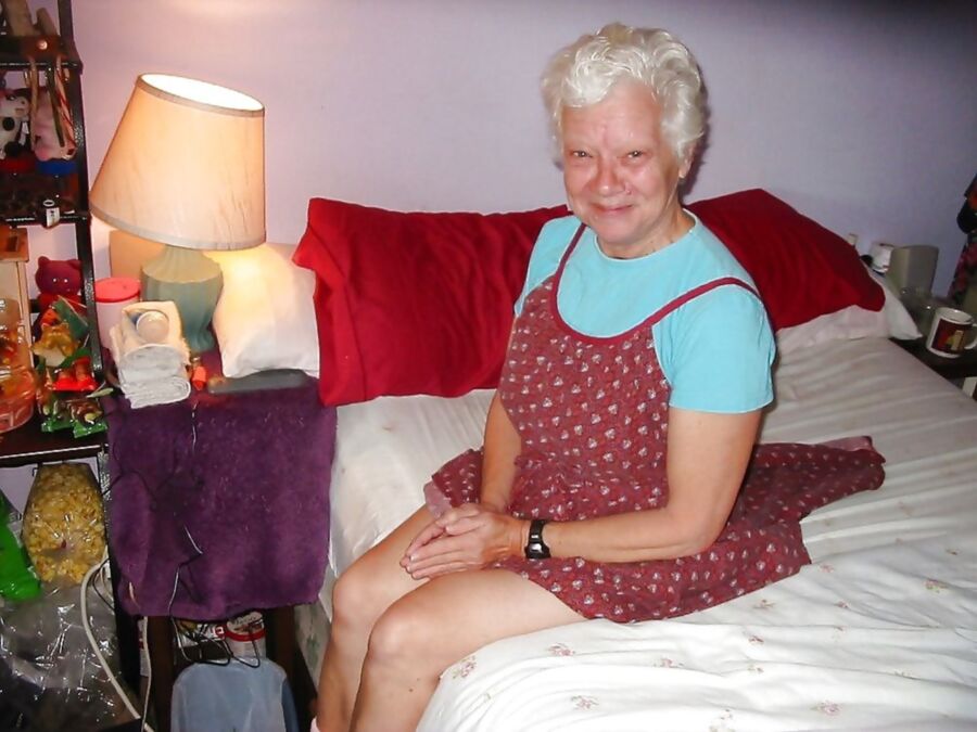 Lehrerin Granny Sexspielzeuge Onanieren