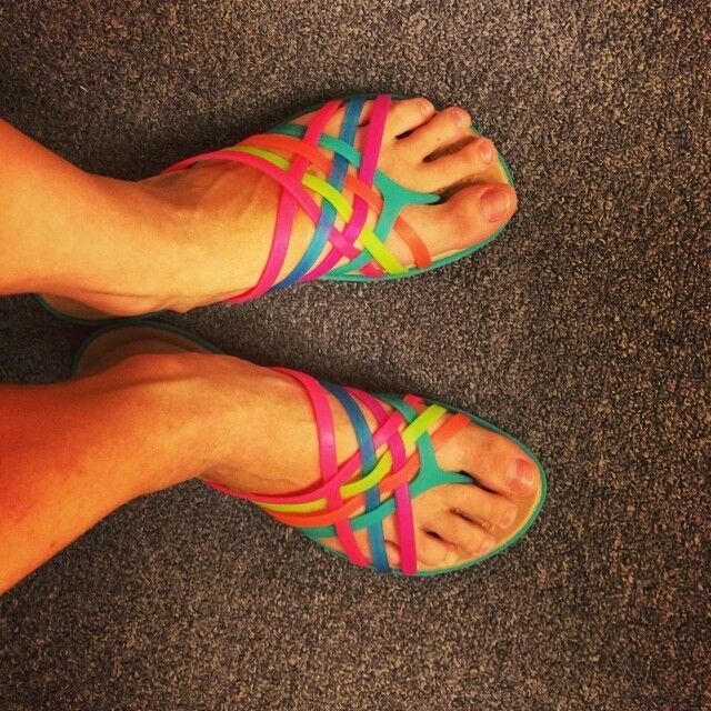 Free porn pics of  Sutton Foster Feet 9 of 18 pics