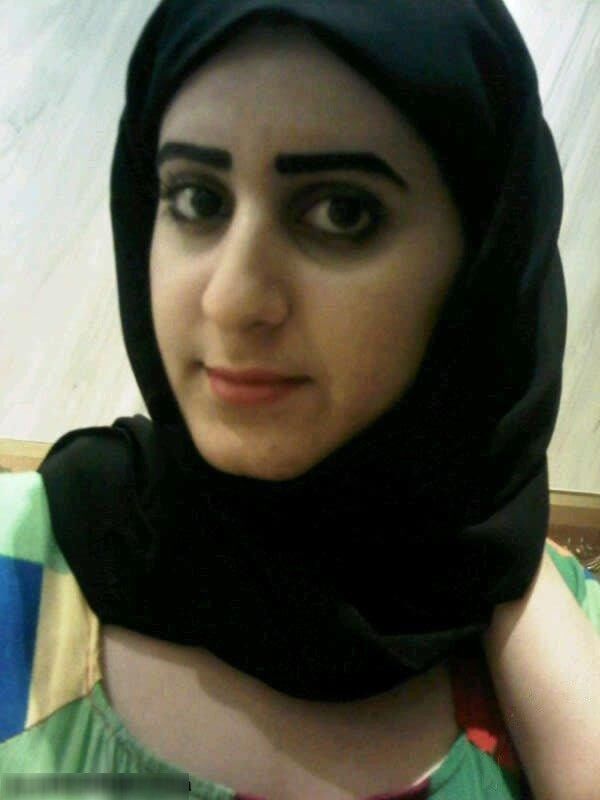 Free porn pics of saoudienne aux beaux yeux noirs nous montre son cul bédouin gar 12 of 27 pics