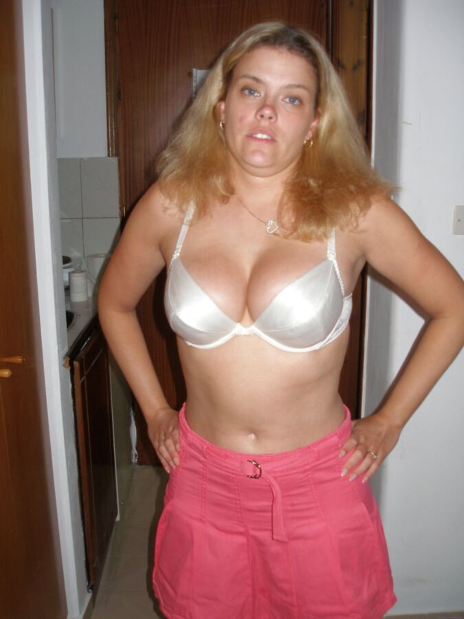 Free porn pics of Hot blondes Jana!!! 1 of 24 pics