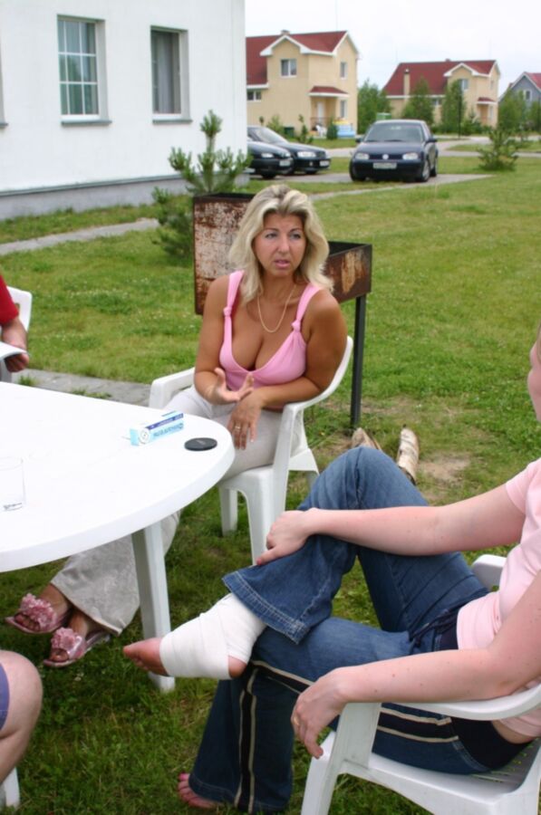 Free porn pics of Cucky on Vacation: Backyard: For captions 15 of 24 pics