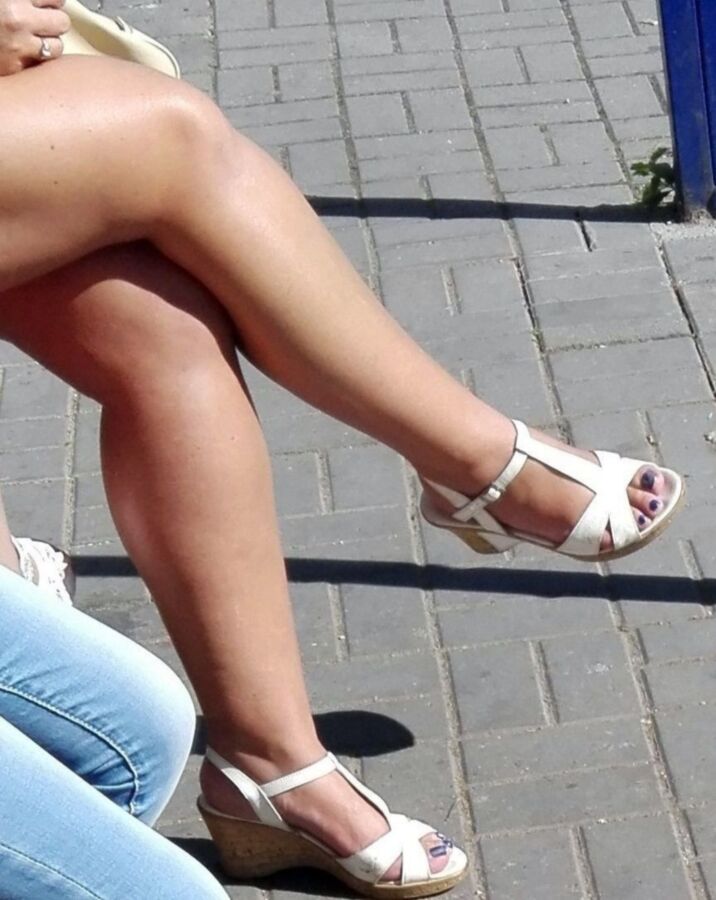 Free porn pics of Feet that caught my eye VI 19 of 27 pics