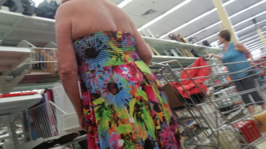 Free porn pics of Creep shots at Value Village 7 of 20 pics