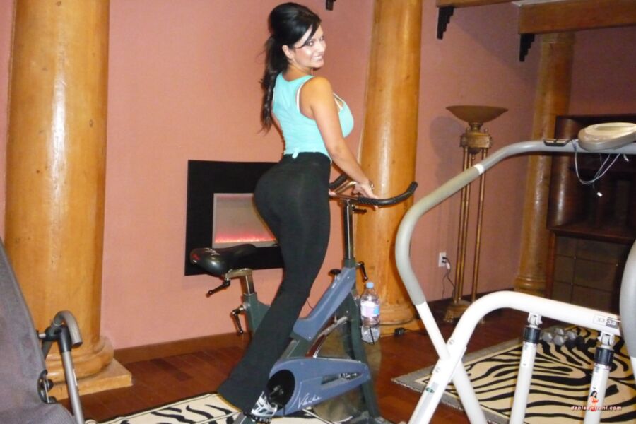Free porn pics of Girls working out 8 of 17 pics