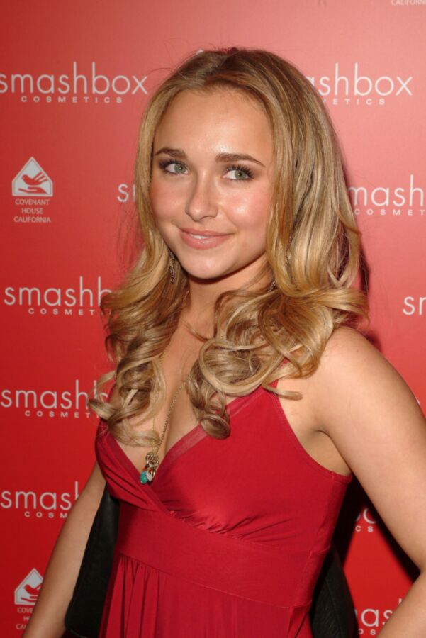 Free porn pics of The Definate Hayden Panettiere Collection (adds to follow) 6 of 408 pics