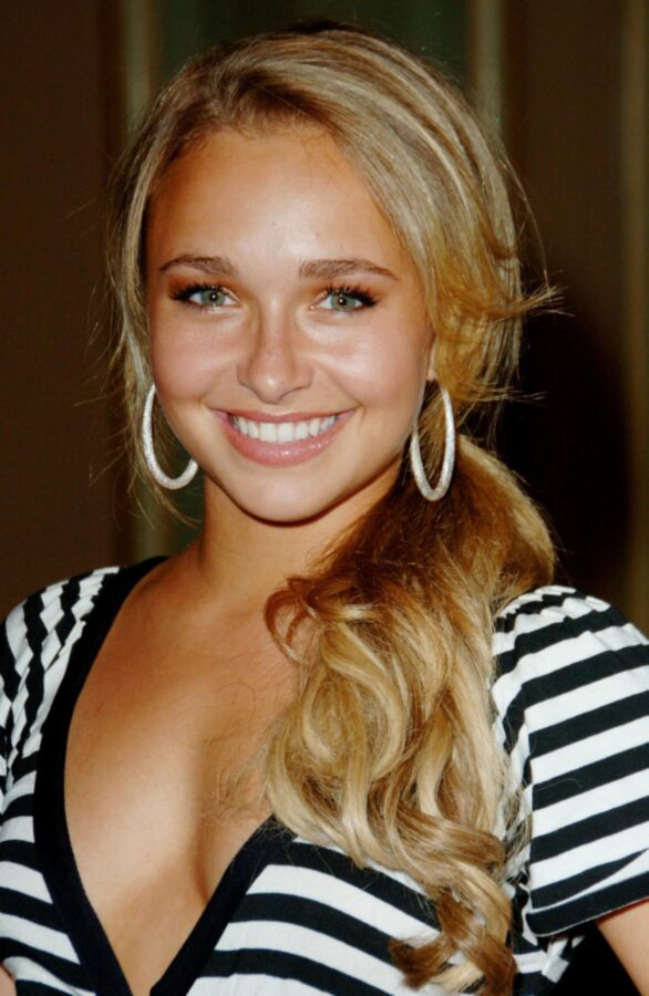Free porn pics of The Definate Hayden Panettiere Collection (adds to follow) 21 of 408 pics