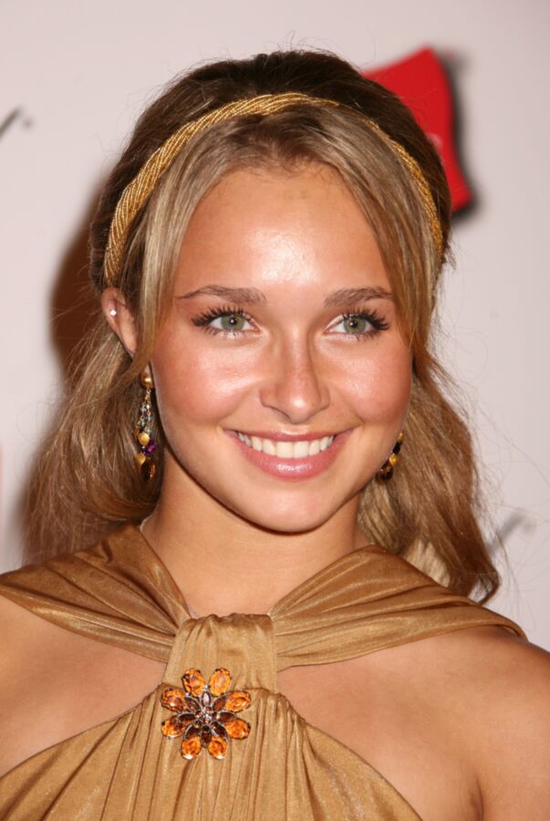 Free porn pics of The Definate Hayden Panettiere Collection (adds to follow) 2 of 408 pics