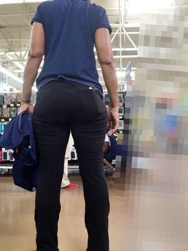 Free porn pics of  Candids of Ebony Black Ladies in tight Jeans and Scrubs 13 of 19 pics