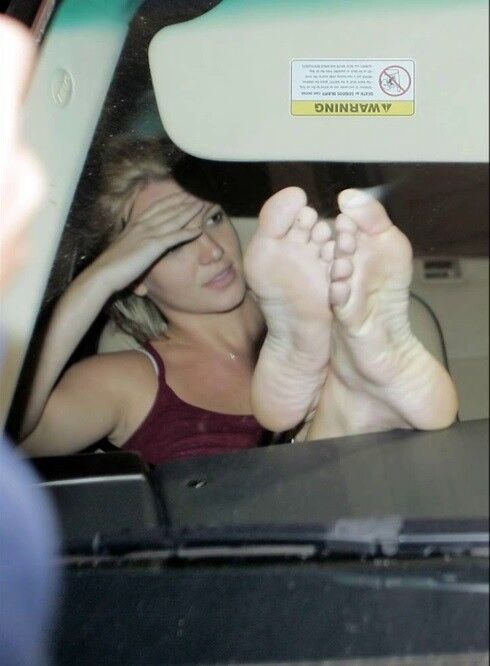 Free porn pics of britney spears car feet! 13 of 35 pics