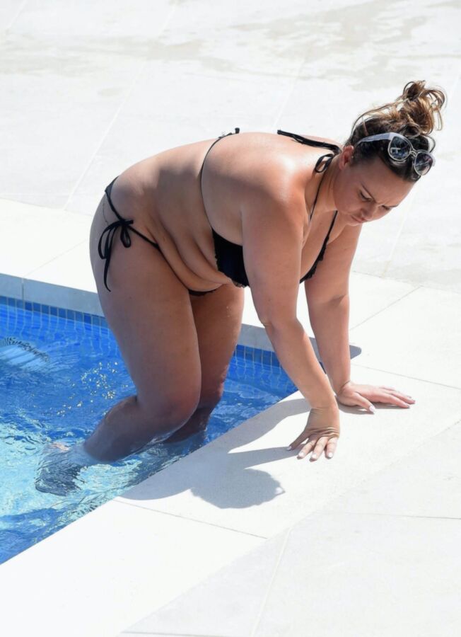 Free porn pics of >> Chanelle Hayes bikini fatty 7 of 20 pics