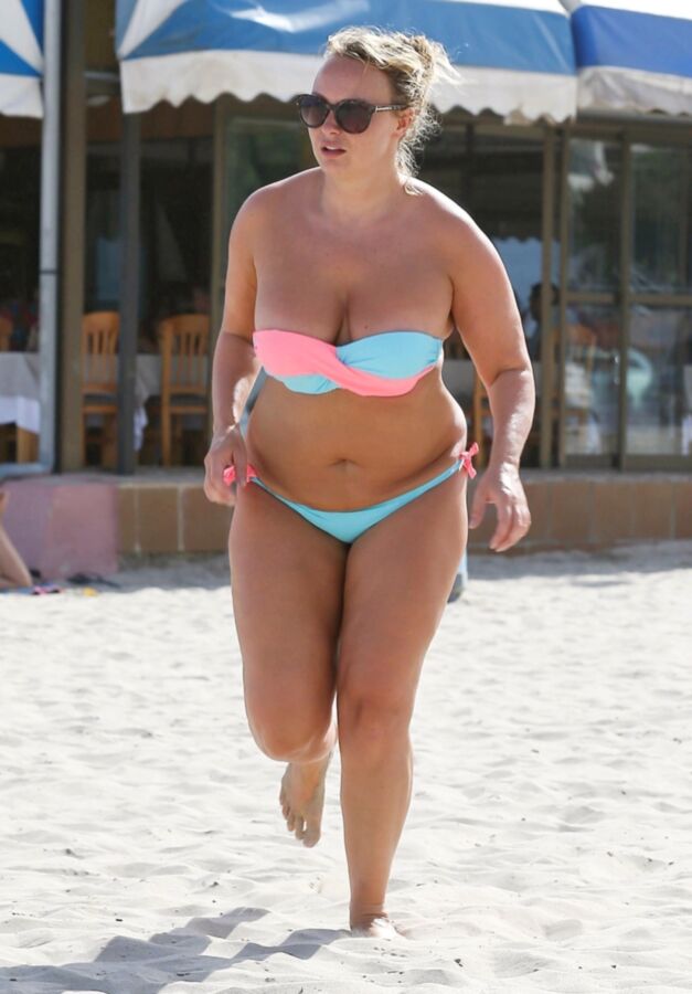 Free porn pics of >> Chanelle Hayes bikini fatty 16 of 20 pics
