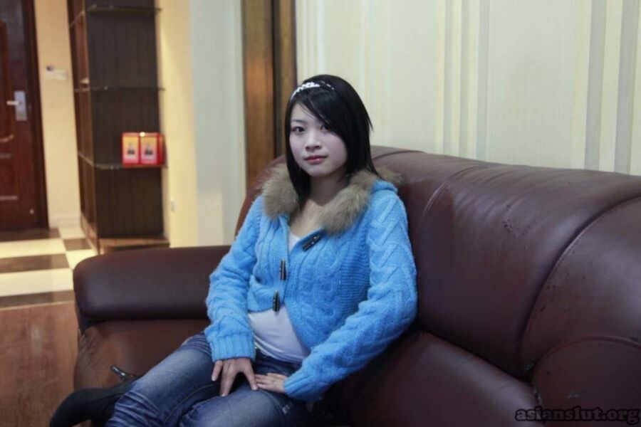 Free porn pics of Chinese girl Hefen shows her Bush 4 of 387 pics