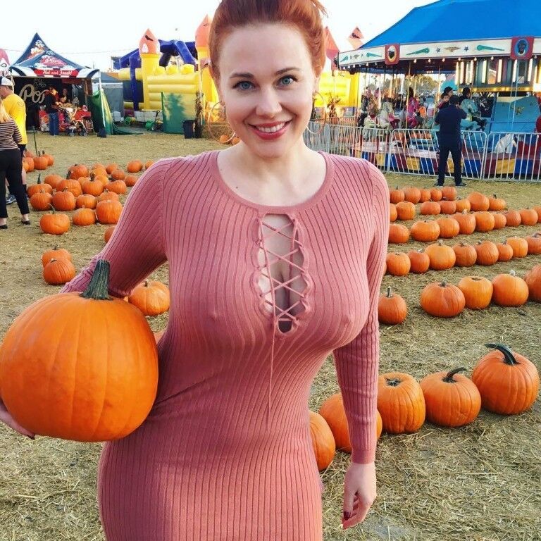 Free porn pics of maitlan ward : pussy lips, halloween and misc 11 of 30 pics