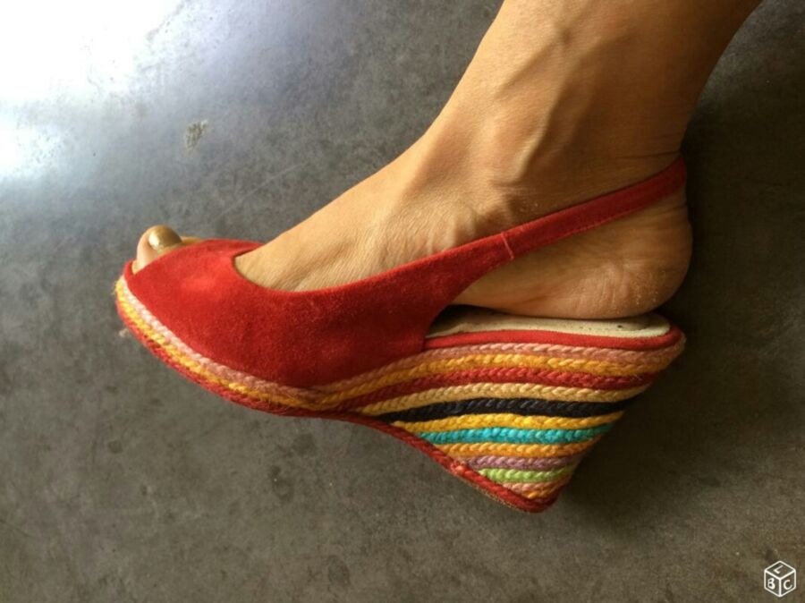 Free porn pics of feet in wedges sandals 4 of 11 pics