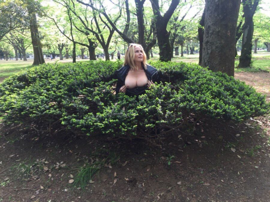 Free porn pics of Chelsea Handler 4 of 8 pics