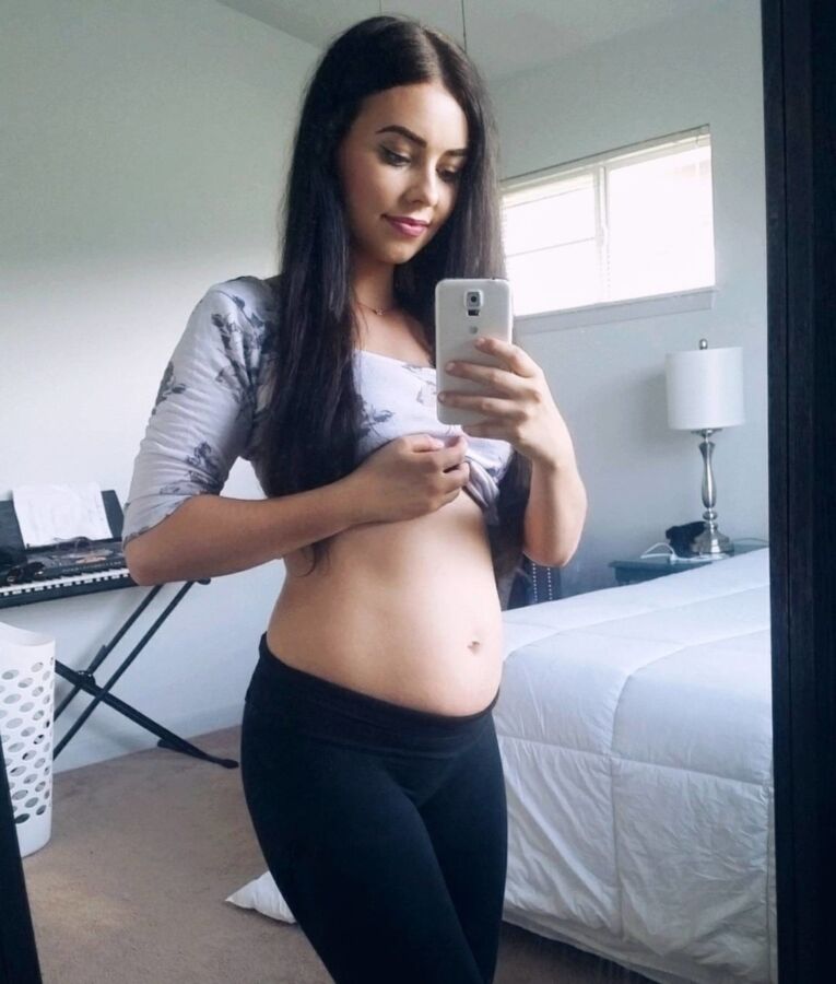 Free porn pics of Preggo Emily 16 of 16 pics