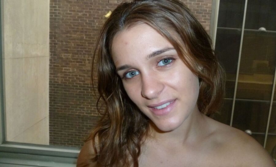 Free porn pics of great teen with grey eyes 1 of 40 pics