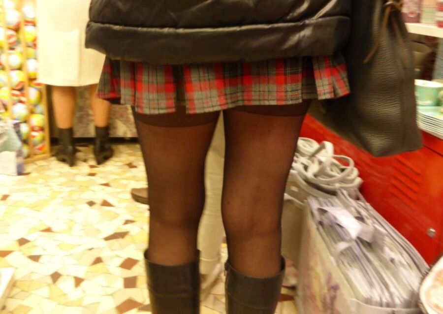 Free porn pics of too short mini skirt in public 6 of 9 pics