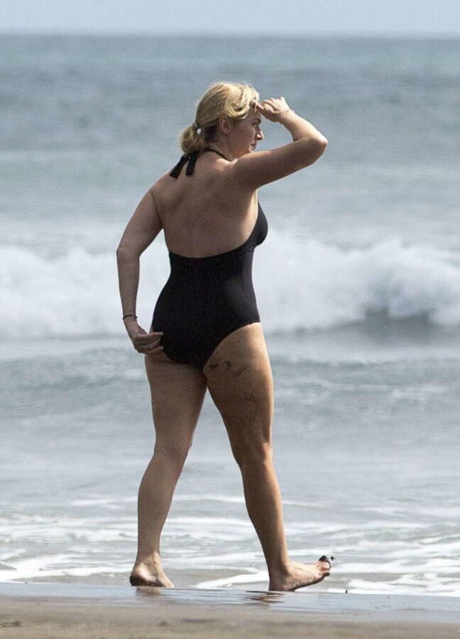 Free porn pics of Kate Winslet Beautiful, Curvy British Celeb in Bikini and Gowns 11 of 324 pics