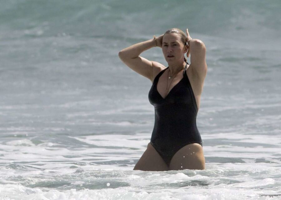 Free porn pics of Kate Winslet Beautiful, Curvy British Celeb in Bikini and Gowns 7 of 324 pics