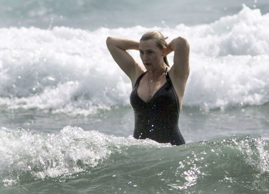 Free porn pics of Kate Winslet Beautiful, Curvy British Celeb in Bikini and Gowns 1 of 324 pics