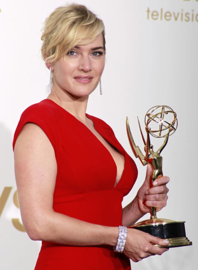 Free porn pics of Kate Winslet Beautiful, Curvy British Celeb in Bikini and Gowns 17 of 324 pics