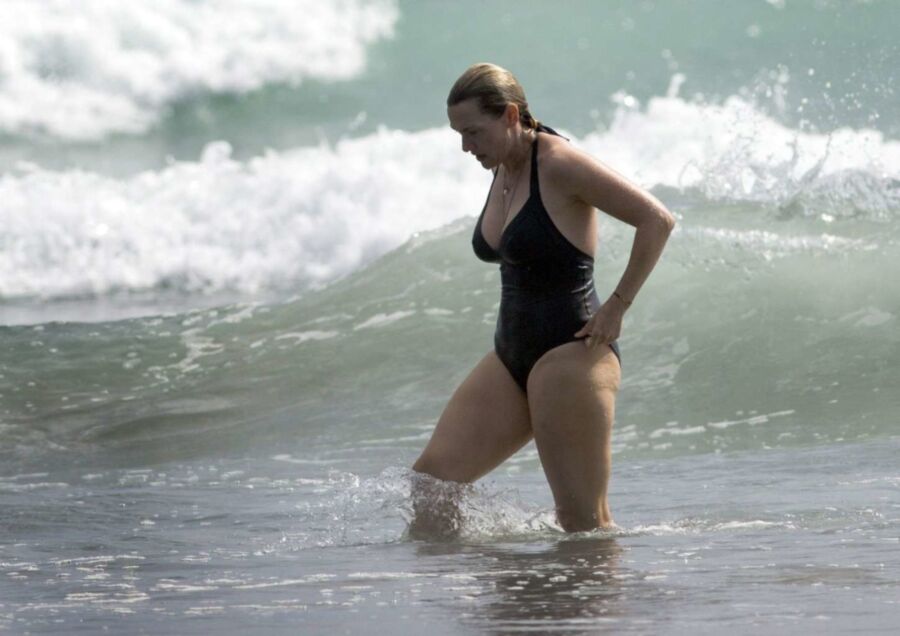 Free porn pics of Kate Winslet Beautiful, Curvy British Celeb in Bikini and Gowns 9 of 324 pics