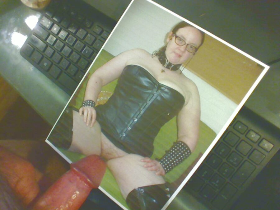 Free porn pics of Leatherists invited me to tribute some nice tight black leather 1 of 4 pics