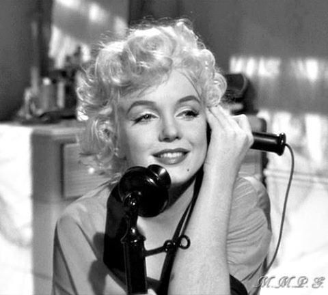 Free porn pics of Marilyn Monroe VI 16 of 35 pics