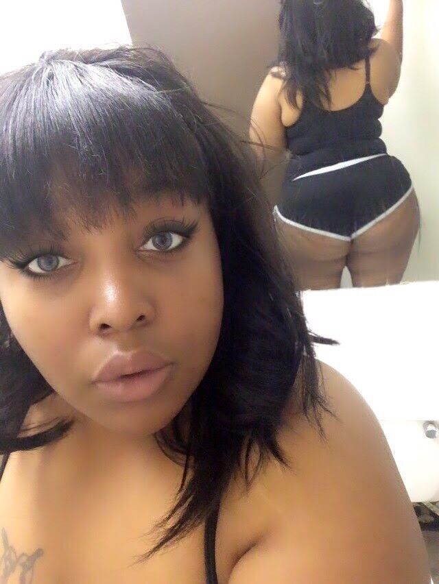 Free porn pics of Thick black booty cutie 7 of 12 pics