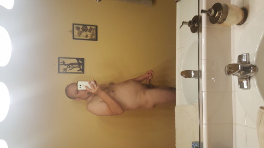 Free porn pics of Me, after thanksgiving 16 of 17 pics