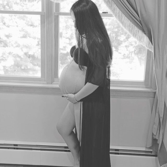 Free porn pics of Twin Pregnancy Sessions: Mary 9 of 20 pics