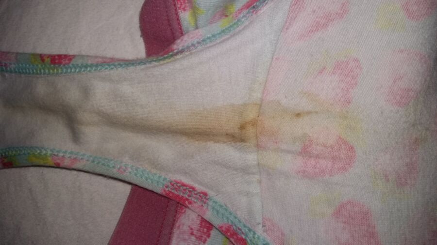 Free porn pics of dirty wife knickers... 3 of 8 pics