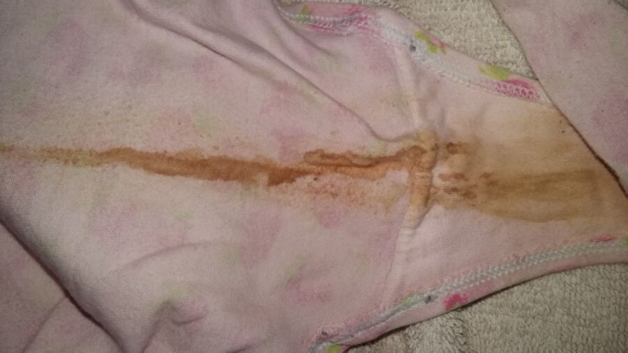 Free porn pics of dirty wife knickers... 7 of 8 pics