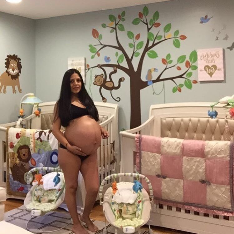 Free porn pics of Twin Pregnancy Sessions: Mary 18 of 20 pics