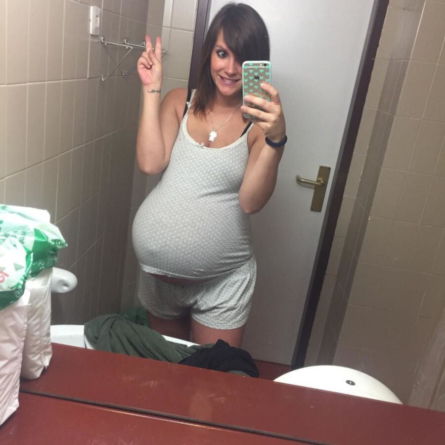 Free porn pics of Twin Pregnancy Sessions: Carola 19 of 20 pics