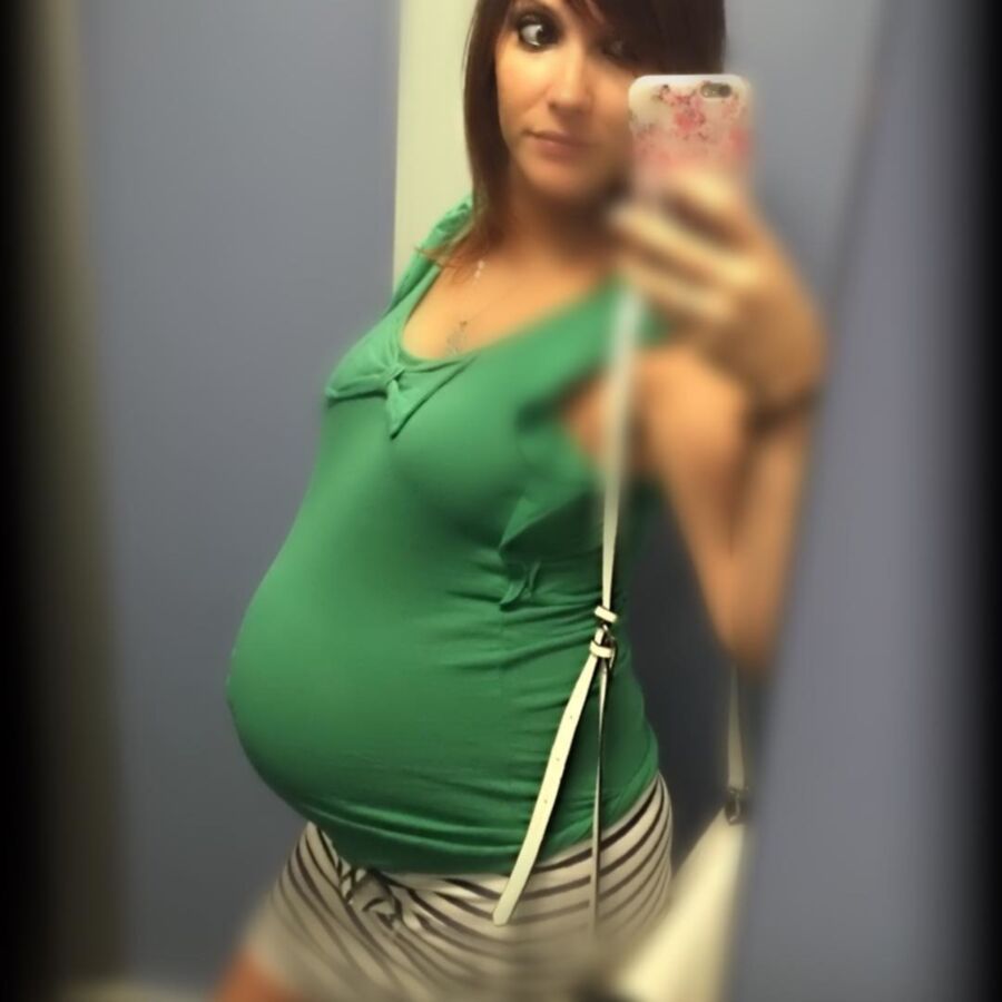 Free porn pics of Twin Pregnancy Sessions: Carola 8 of 20 pics