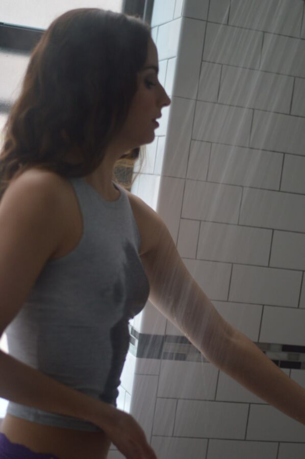 Free porn pics of Lauren Shower 6 of 34 pics