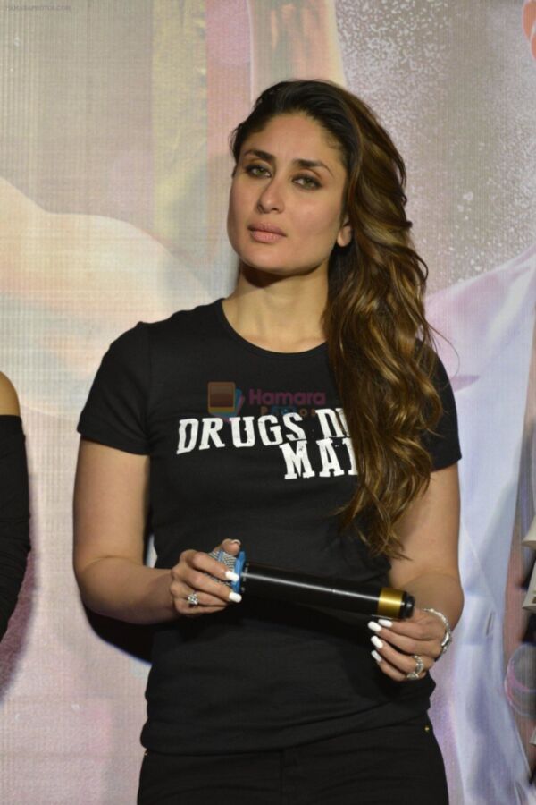 Free porn pics of Kareena Kapoor hot and sexy mom 14 of 33 pics